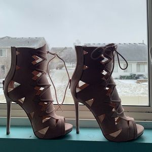 ! Like New ! Pink heels